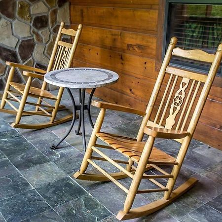 Vila Holly Tree Hideaway - Semi Secluded Mtn Setting Sevierville Exteriér fotografie