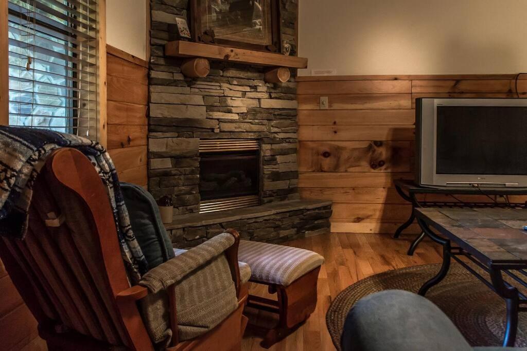 Vila Holly Tree Hideaway - Semi Secluded Mtn Setting Sevierville Exteriér fotografie